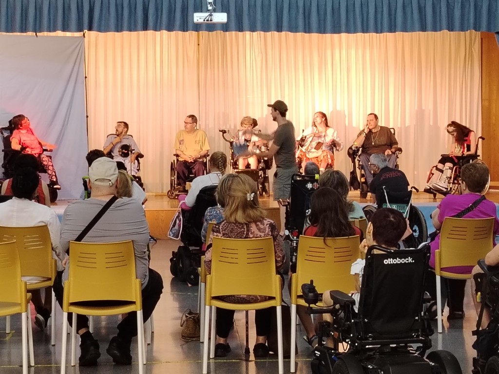 Grupo de participantes de la la actividad en el CAMF.
