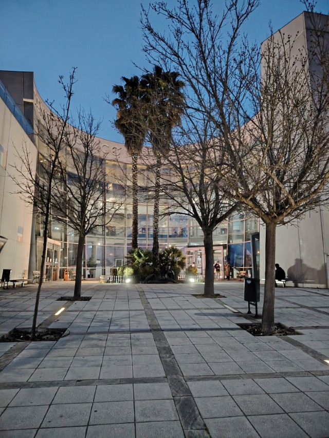 Centro cívico José Saramago.